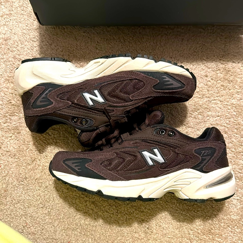 725 NEW BALANCE Brand new 🐻🤎😍